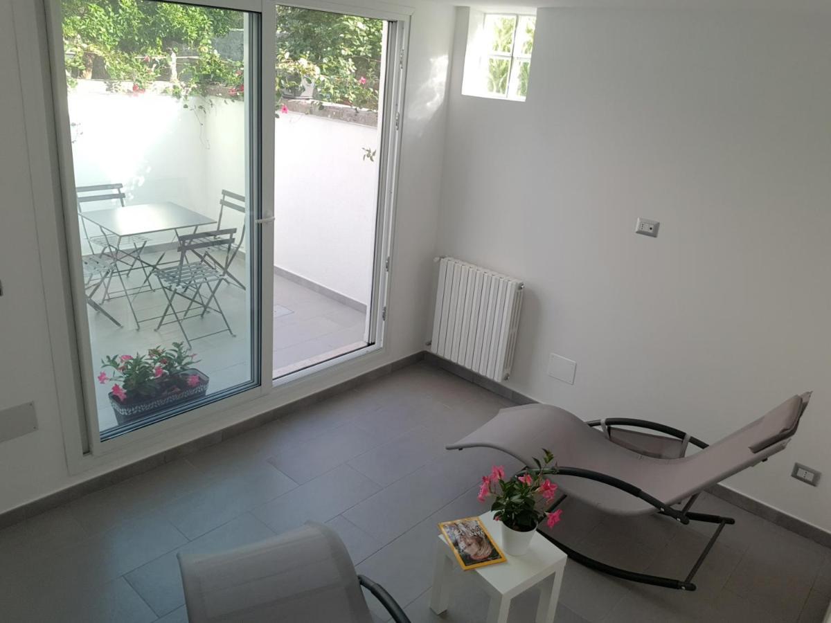 Il Cortile Segreto - Con Parcheggio Privato Apartment Lecce Exterior photo